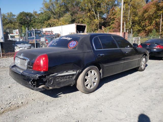 Photo 2 VIN: 2LNBL8EV1AX752095 - LINCOLN TOWN CAR E 