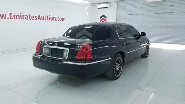 Photo 7 VIN: 2LNBL8EV2AX613058 - LINCOLN TOWN CAR 