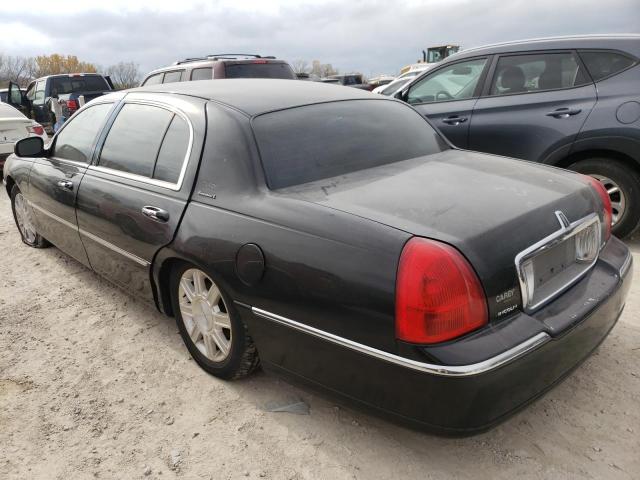 Photo 2 VIN: 2LNBL8EV4AX602496 - LINCOLN TOWN CAR E 