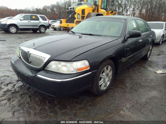 Photo 1 VIN: 2LNBL8EV4BX754019 - LINCOLN TOWN CAR 