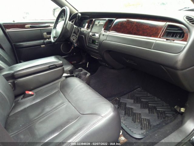 Photo 4 VIN: 2LNBL8EV4BX754019 - LINCOLN TOWN CAR 