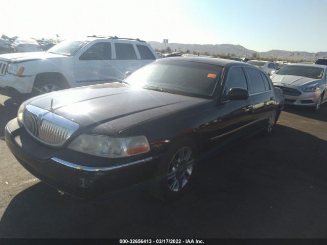 Photo 1 VIN: 2LNBL8EV4BX763030 - LINCOLN TOWN CAR 