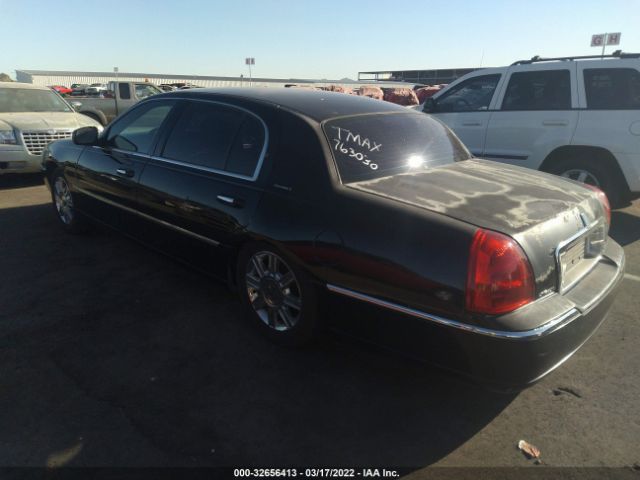 Photo 2 VIN: 2LNBL8EV4BX763030 - LINCOLN TOWN CAR 