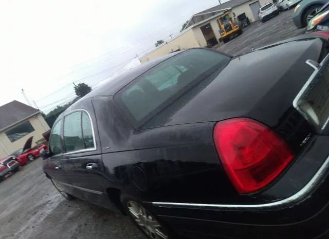 Photo 2 VIN: 2LNBL8EV5AX610901 - LINCOLN TOWN CAR 