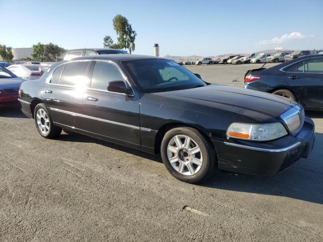 Photo 3 VIN: 2LNBL8EV5AX752102 - LINCOLN TOWN CAR E 