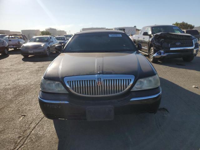 Photo 4 VIN: 2LNBL8EV5AX752102 - LINCOLN TOWN CAR E 