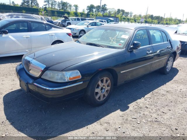 Photo 1 VIN: 2LNBL8EV5BX756412 - LINCOLN TOWN CAR 