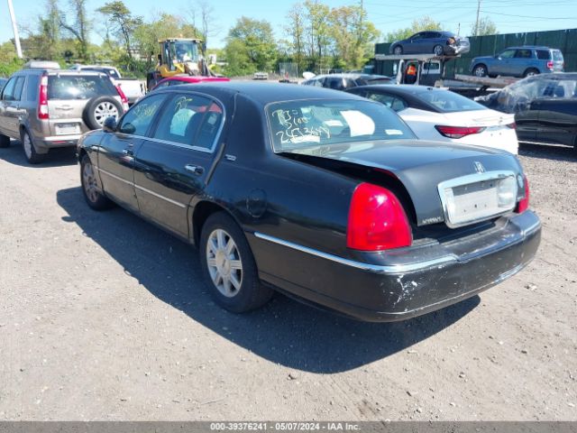 Photo 2 VIN: 2LNBL8EV5BX756412 - LINCOLN TOWN CAR 