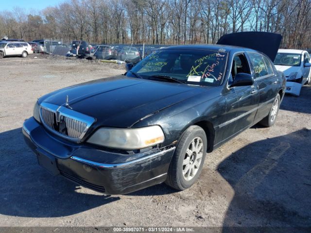 Photo 1 VIN: 2LNBL8EV5BX758287 - LINCOLN TOWN CAR 