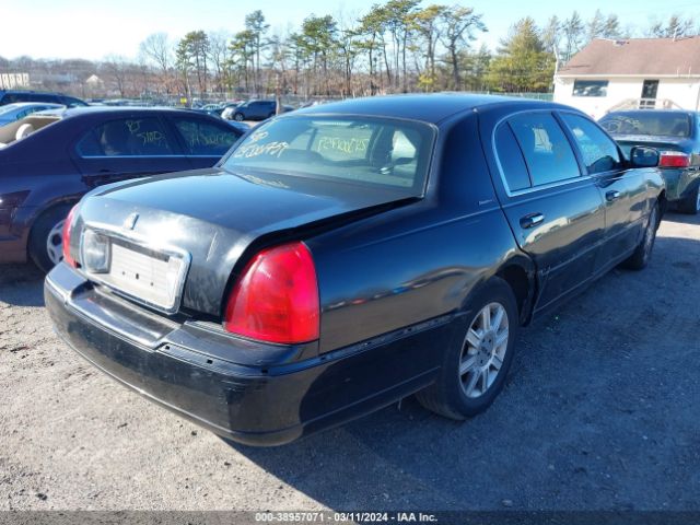 Photo 3 VIN: 2LNBL8EV5BX758287 - LINCOLN TOWN CAR 