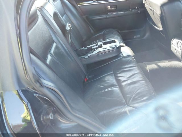 Photo 7 VIN: 2LNBL8EV5BX758287 - LINCOLN TOWN CAR 