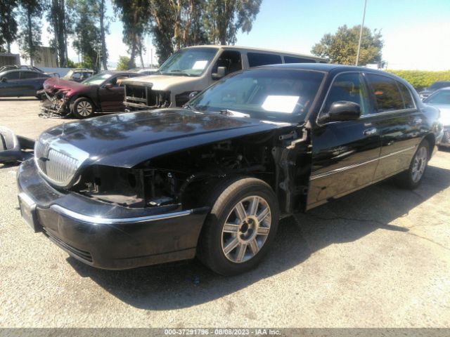 Photo 1 VIN: 2LNBL8EV6BX757505 - LINCOLN TOWN CAR 