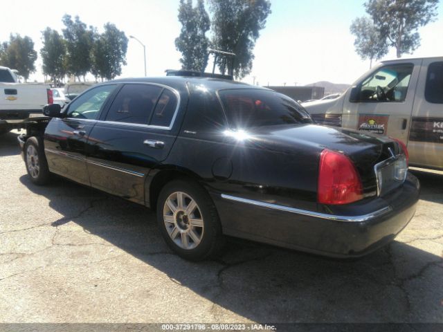 Photo 2 VIN: 2LNBL8EV6BX757505 - LINCOLN TOWN CAR 