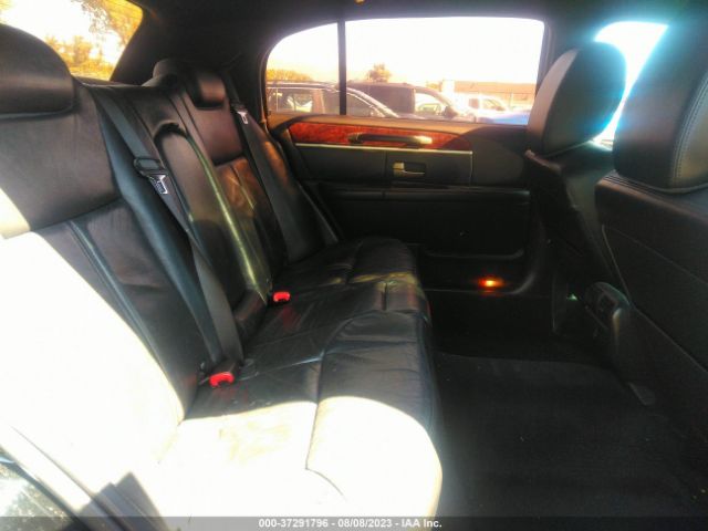 Photo 7 VIN: 2LNBL8EV6BX757505 - LINCOLN TOWN CAR 