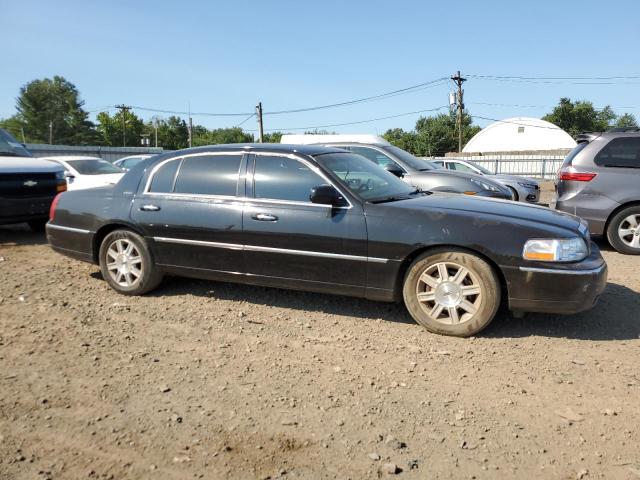 Photo 3 VIN: 2LNBL8EV6BX761893 - LINCOLN TOWN CAR E 