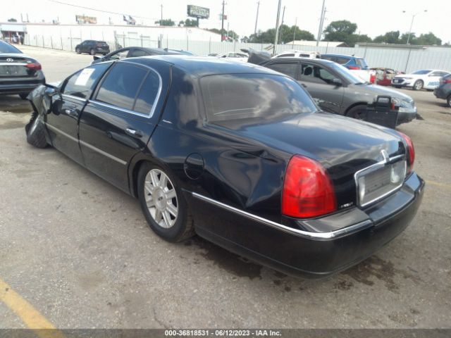 Photo 2 VIN: 2LNBL8EV6BX764387 - LINCOLN TOWN CAR 