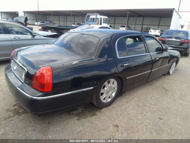 Photo 3 VIN: 2LNBL8EV6BX764387 - LINCOLN TOWN CAR 