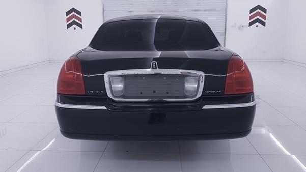 Photo 7 VIN: 2LNBL8EV6BX764440 - LINCOLN TOWN CAR 