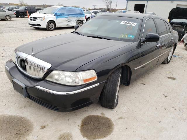 Photo 1 VIN: 2LNBL8EV7BX753219 - LINCOLN TOWN CAR E 