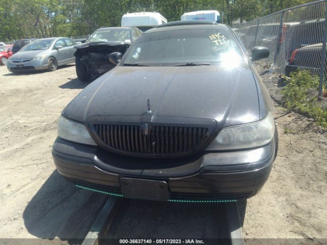 Photo 5 VIN: 2LNBL8EV7BX758744 - LINCOLN TOWN CAR 