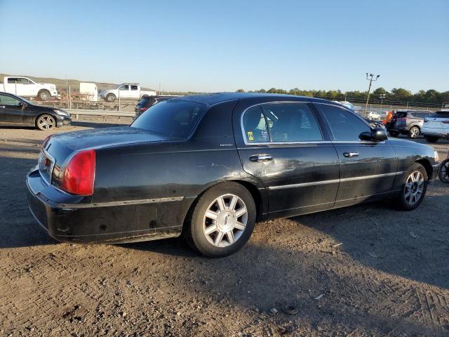 Photo 2 VIN: 2LNBL8EV7BX762678 - LINCOLN TOWN CAR E 