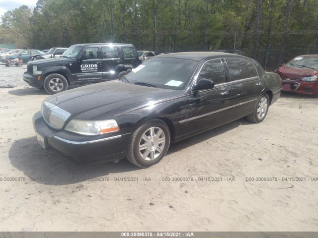 Photo 1 VIN: 2LNBL8EV7BX764365 - LINCOLN TOWN CAR 