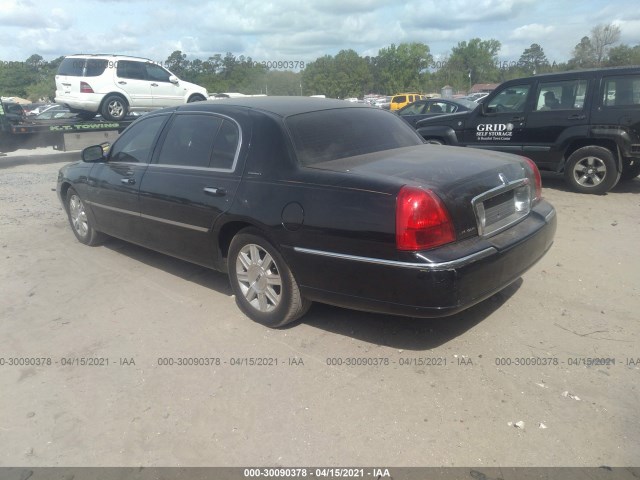 Photo 2 VIN: 2LNBL8EV7BX764365 - LINCOLN TOWN CAR 