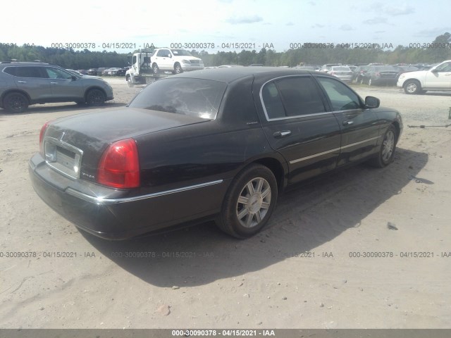 Photo 3 VIN: 2LNBL8EV7BX764365 - LINCOLN TOWN CAR 