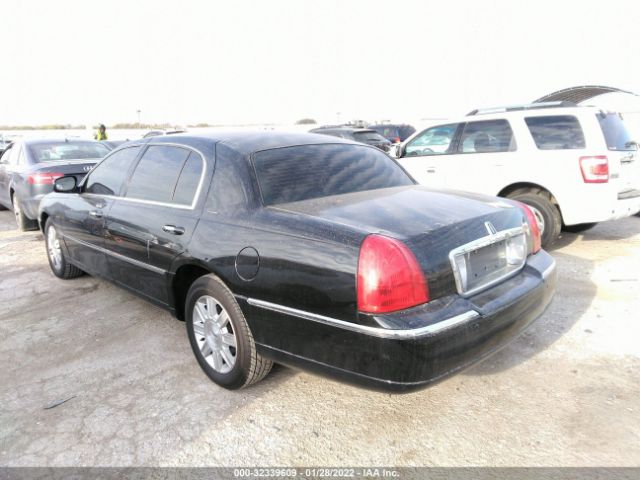 Photo 2 VIN: 2LNBL8EV8BX753455 - LINCOLN TOWN CAR 