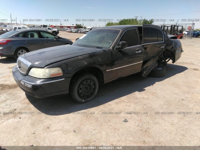 Photo 1 VIN: 2LNBL8EV9BX754565 - LINCOLN TOWN CAR 