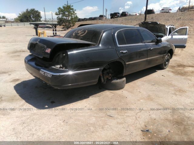 Photo 3 VIN: 2LNBL8EV9BX754565 - LINCOLN TOWN CAR 