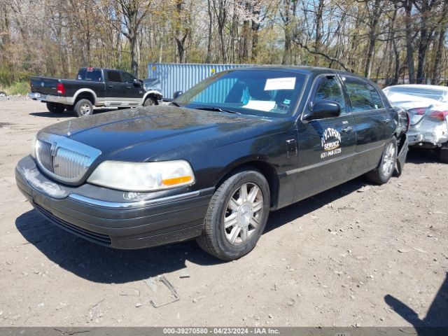 Photo 1 VIN: 2LNBL8EVXBX761878 - LINCOLN TOWN CAR 