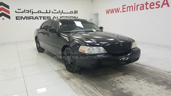 Photo 8 VIN: 2LNBL8EWXBX763610 - LINCOLN TOWN 