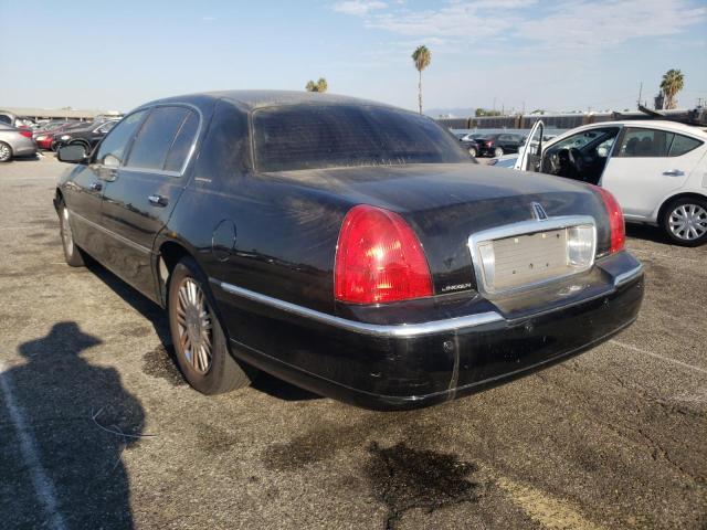 Photo 2 VIN: 2LNBL8FV1BX765817 - LINCOLN TOWN CAR S 