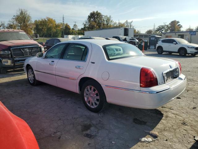 Photo 1 VIN: 2LNHM82V08X632939 - LINCOLN TOWN CAR S 