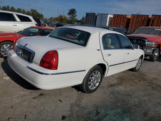 Photo 2 VIN: 2LNHM82V08X632939 - LINCOLN TOWN CAR S 