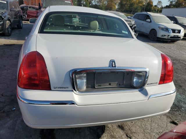 Photo 5 VIN: 2LNHM82V08X632939 - LINCOLN TOWN CAR S 