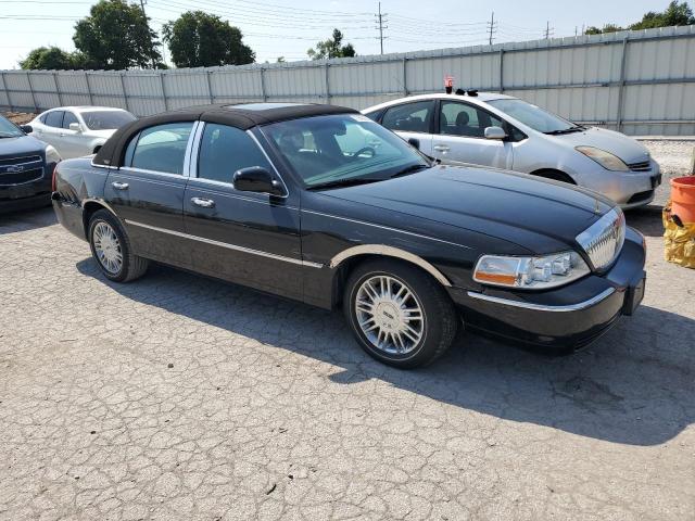 Photo 3 VIN: 2LNHM82V08X663575 - LINCOLN TOWN CAR S 