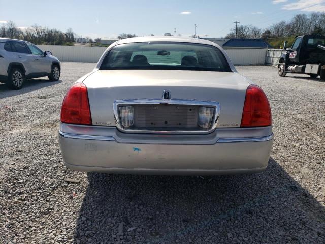 Photo 5 VIN: 2LNHM82V09X636636 - LINCOLN TOWNCAR 