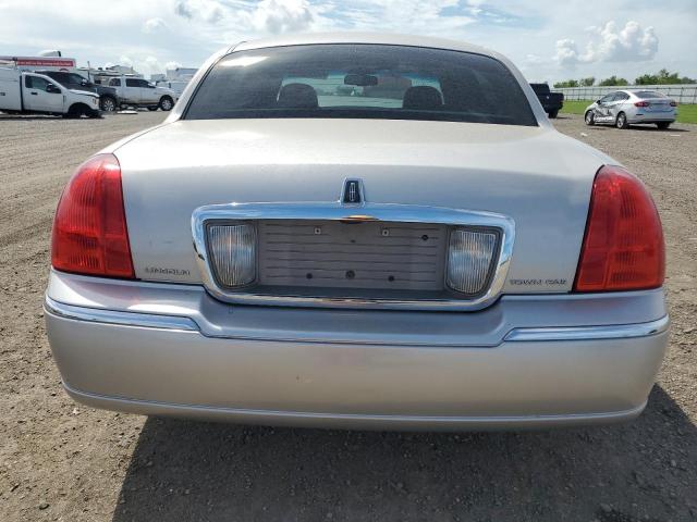 Photo 5 VIN: 2LNHM82V18X640855 - LINCOLN TOWN CAR S 