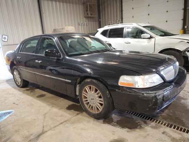 Photo 3 VIN: 2LNHM82V19X610823 - LINCOLN TOWNCAR 