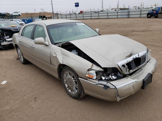 Photo 3 VIN: 2LNHM82V29X623984 - LINCOLN TOWNCAR 