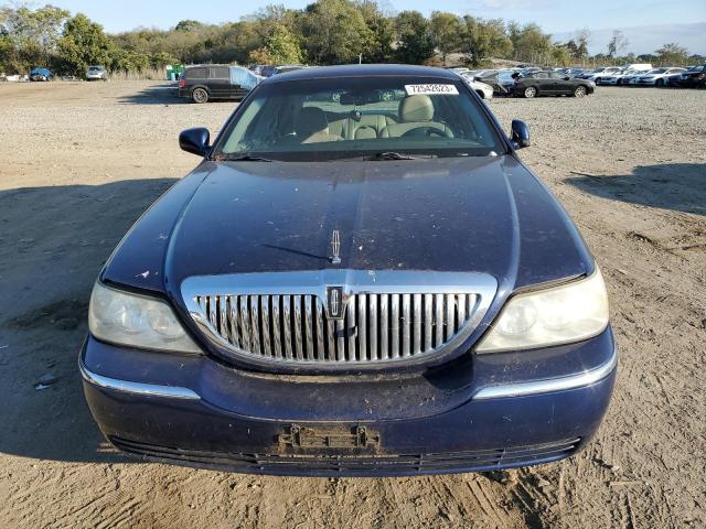 Photo 4 VIN: 2LNHM82V29X628733 - LINCOLN TOWN CAR S 