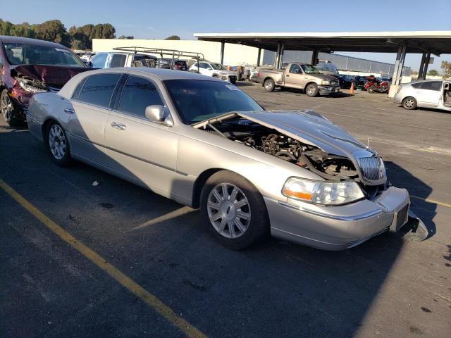 Photo 3 VIN: 2LNHM82V39X617319 - LINCOLN TOWNCAR 