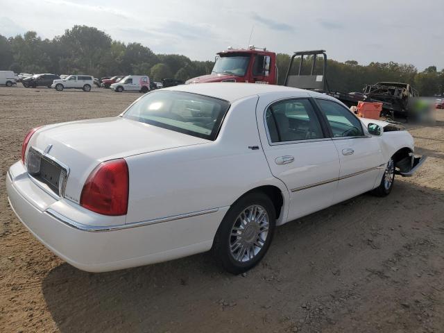 Photo 2 VIN: 2LNHM82V39X636436 - LINCOLN TOWN CAR S 