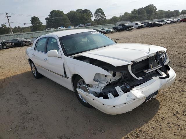 Photo 3 VIN: 2LNHM82V39X636436 - LINCOLN TOWN CAR S 