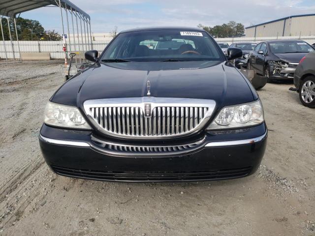 Photo 4 VIN: 2LNHM82V48X655978 - LINCOLN TOWN CAR S 