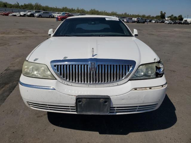 Photo 4 VIN: 2LNHM82V59X616835 - LINCOLN TOWN CAR S 