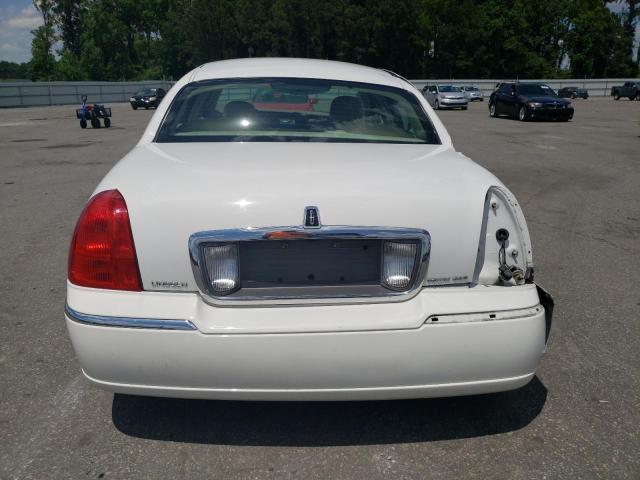 Photo 5 VIN: 2LNHM82V59X625924 - LINCOLN TOWNCAR 