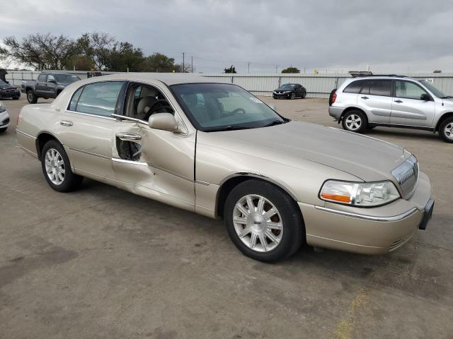 Photo 3 VIN: 2LNHM82V59X635952 - LINCOLN TOWN CAR S 